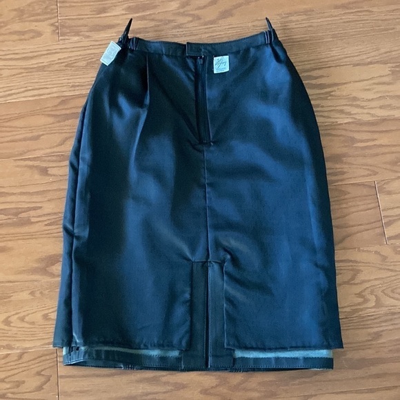 VINTAGE LEATHER SKIRTwith  BACK SLITS Buttons on Front Zipper Elastic Waist Sz 8 - Picture 13 of 13